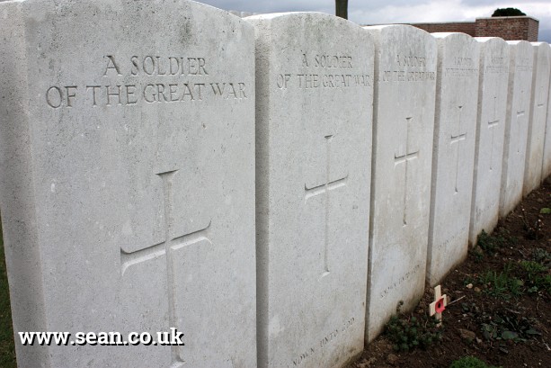 Photo of graves of unknown soldiers from the First World War in France